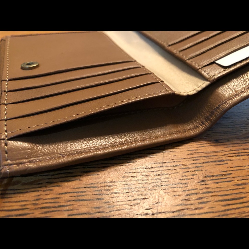 Lucky Brand Card Wallet - Picture 7 of 11